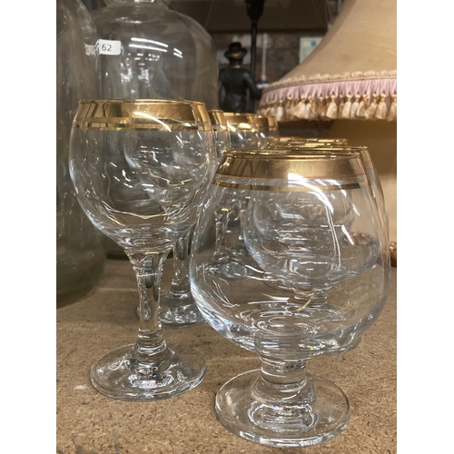 1077 - GILT RIMMED GLASSES TO INCLUDE WINE, BRANDY ETC