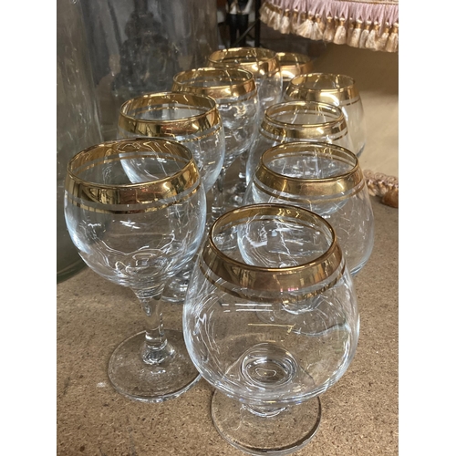 1077 - GILT RIMMED GLASSES TO INCLUDE WINE, BRANDY ETC