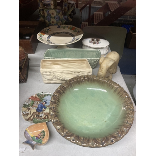 1085 - VARIOUS CERAMICS TO INCLUDE SMALL PLANTERS, CAKE STAND, ELEPHANT, LARGE DISH ETC