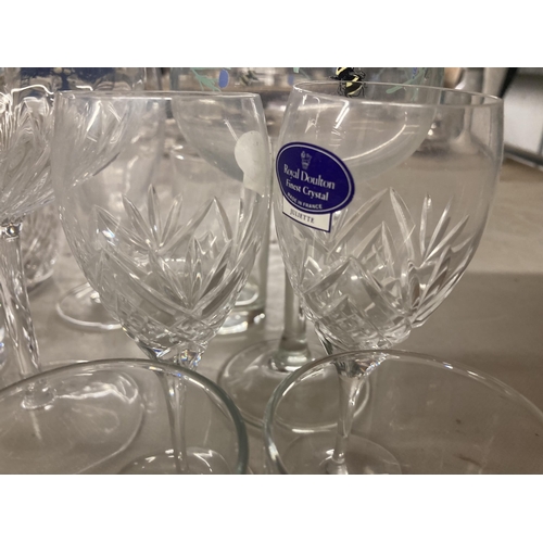 1110 - VARIOUS GLASSWARE TO INCLUDE A DECANTER, GIN GLASSES, TUMBLERS ETC