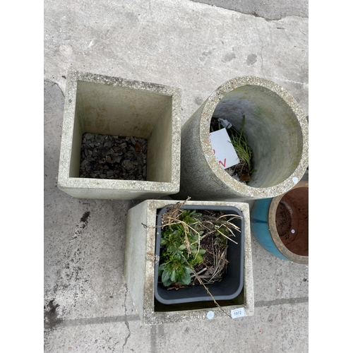 165 - AN ASSORTMENT OF VARIOUS GARDEN POTS AND PLANTERS NO VAT