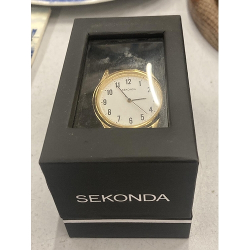 153A - A GENTLEMAN'S SEKONDA WRISTWATCH, BOXED, WORKING AT TIME OF CATALOGING, NO WARRANTY GIVEN