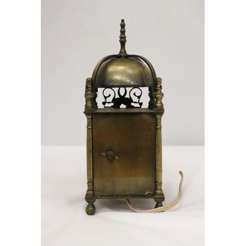 232 - A VINTAGE BRASS LANTERN CLOCK, HEIGHT 25CM