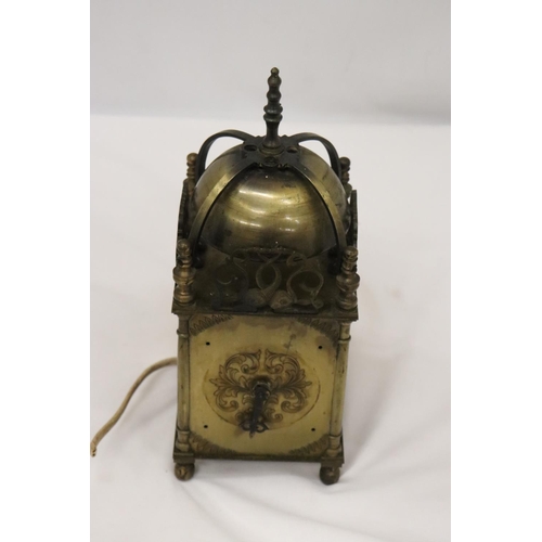 232 - A VINTAGE BRASS LANTERN CLOCK, HEIGHT 25CM