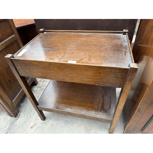 3280 - A MID CENTURY OAK TEA TROLLEY WITH SINGLE DRAWER