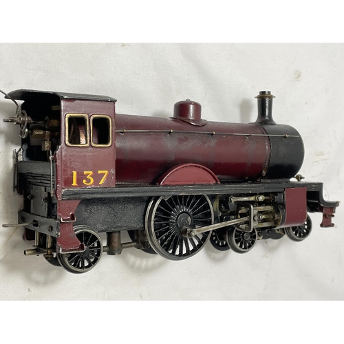 308 - A SCRATCH BUILT LIVE STEAM 30 MM GAUGE 4-2-2 MODEL RAILWAY LOCOMOTIVE NUMBER 137 IN MAROON AND BLACK... 