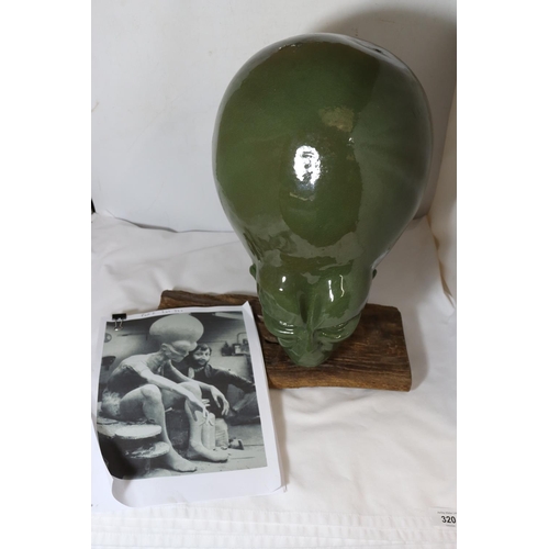 320 - A FRANK HAMPSON INSPIRED MEKON CERAMIC HEAD. THE MEKON WAS DAN DARE AND EAGLE COMICS ARCH ENEMY. THE... 