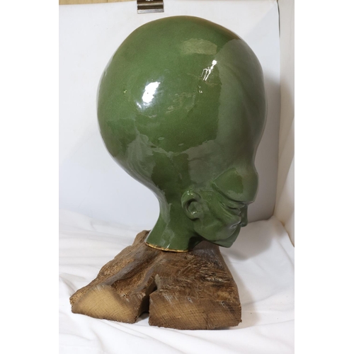 320 - A FRANK HAMPSON INSPIRED MEKON CERAMIC HEAD. THE MEKON WAS DAN DARE AND EAGLE COMICS ARCH ENEMY. THE... 