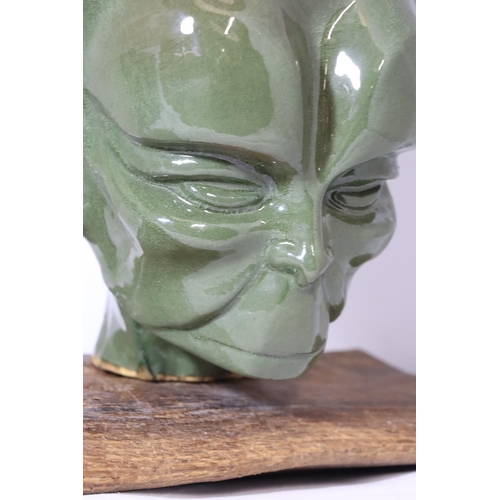 320 - A FRANK HAMPSON INSPIRED MEKON CERAMIC HEAD. THE MEKON WAS DAN DARE AND EAGLE COMICS ARCH ENEMY. THE... 