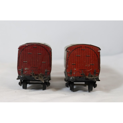 322 - TWO HORNBY .30 GAUGE METAL RAILWAY CARRIAGES LENGTH 17 CM