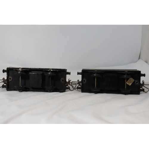 322 - TWO HORNBY .30 GAUGE METAL RAILWAY CARRIAGES LENGTH 17 CM