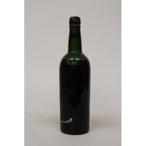 301 - A BOTTLE OF DOWS 1963 VINTAGE PORT