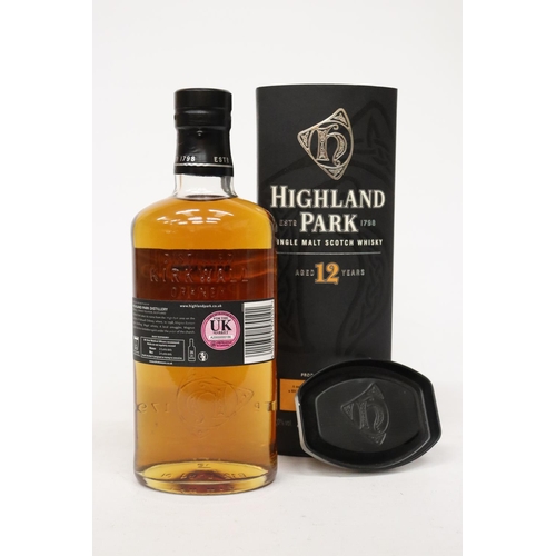 318 - A BOTTLE OF HIGHLAND PARK 12 YEAR OLD WHISKY, BOXED