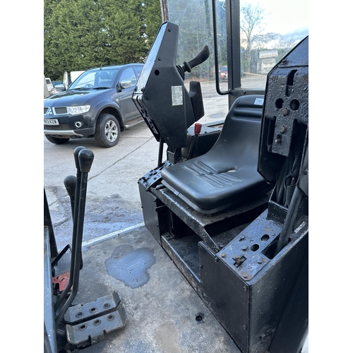 203 - A BOB CAT X320 MINI DIGGER IN GOOD WORKING ORDER. RECENT FULL SERVICE, NEW FILTERS, FAN BELT, NEW BU... 