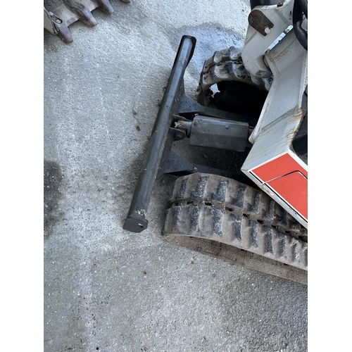 203 - A BOB CAT X320 MINI DIGGER IN GOOD WORKING ORDER. RECENT FULL SERVICE, NEW FILTERS, FAN BELT, NEW BU... 