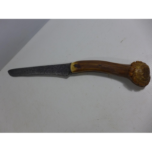 302 - A VINTAGE STAGHORN HANDLED KNIFE 25CM BLADE, LENGTH 41CM