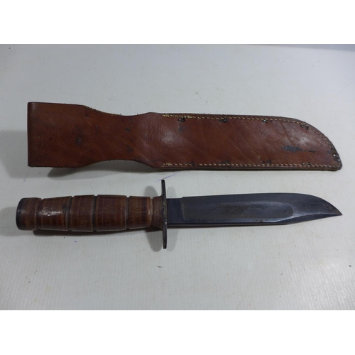 305 - A VINTAGE BOWIE KNIFE AND LEATHER SCABBARD, 17CM BLADE, LENGTH 32CM