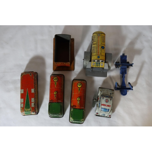 336 - A QUANTITY OF VINTAGE TIN PLATE AND PLASTIC, FRICTION DRIVEN TOY VEHICLES FROM THE 1950'S/60'S