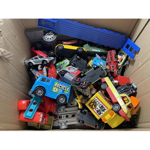 340 - A QUANTITY OF TOY VEHICLES TO INCLUDE FIRE ENGINES, POLICE CARS, MILITARY, ETC