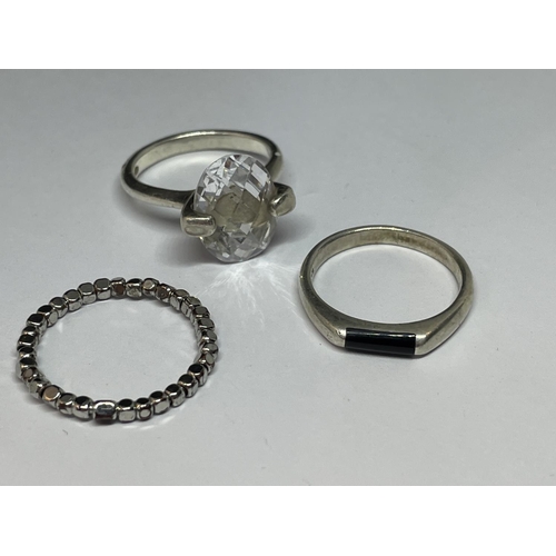 522 - FIVE SILVER RINGS