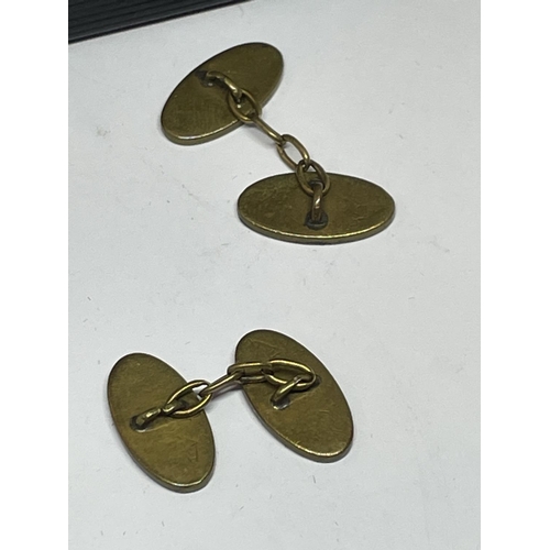 533 - TWO PAIRS OF GOLD PLATED CUFFLINKS IN A PRESENTATION BOX