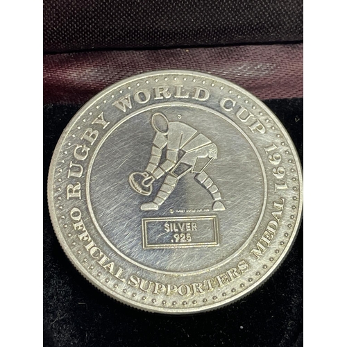 541 - A SILVER RUGBY WORLD CUP 1991 MEDAL