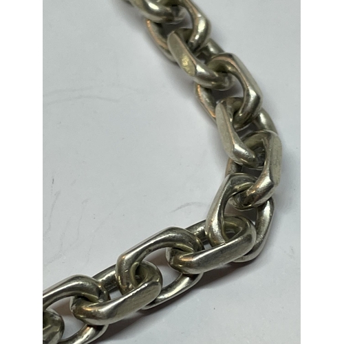 600 - A SILVER WRIST CHAIN