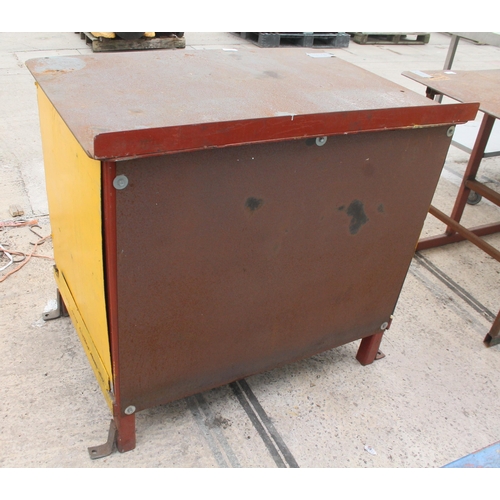 106 - METAL WORK BENCH HEAVY DUTY 39