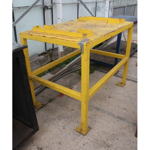 109 - WORK BENCH HEAVY DUTY 48