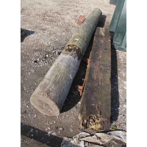 1090 - 2 GATE POSTS  +  NO VAT