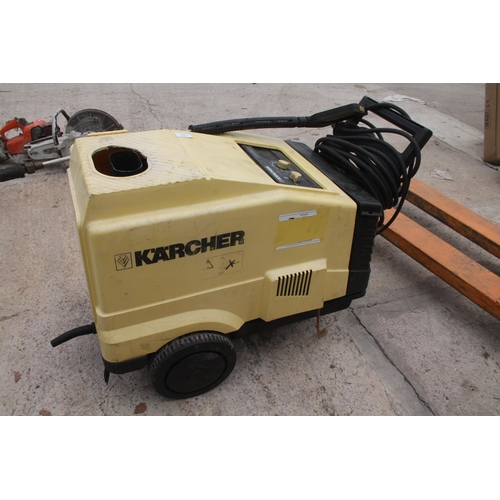 32 - A DIESEL KARCHER POWER WASHER NDS 550C BELIEVED IN GOOD WORKING ORDER WHILST ALL LOTS ARE GIVEN IN G... 