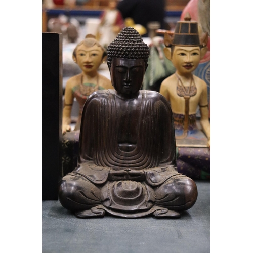 119 - A COLLECTION OF ASIAN ITEMS TO INCLUDE A WALL PLAQUE, BUDDAH FIGURES, LARGE WOODEN FIGURES, A FOO DO... 
