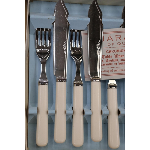 138 - A QUANTITY OF FLATWARE TO INCLUDE A PART CANTEEN OF CUTLERY