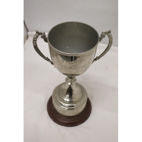 154 - A LARGE SILVER PLATED TROPHY WITH THE INSCRIPTION 'FELSON CLASSIC', HEIGHT 31CM