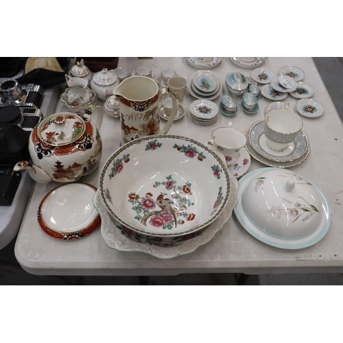 163 - A QUANTITY OF VINTAGE CERAMIC ITEMS TO INCLUDE A 'BURMA' TEAPOT AND JUG, JAMES KENT, OLD FOLEY, DISH... 