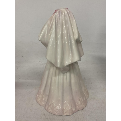 736 - A ROYAL DOULTON FIGURINE 