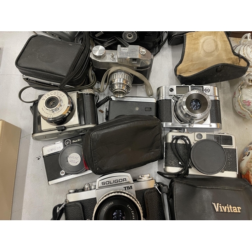 164 - A COLLECTION OF VINTAGE CAMERAS TO INCLUDE NIKKOREX, RICOH, KONICA, COMET, VIVITAR, OLYMPUS, ETC - A... 