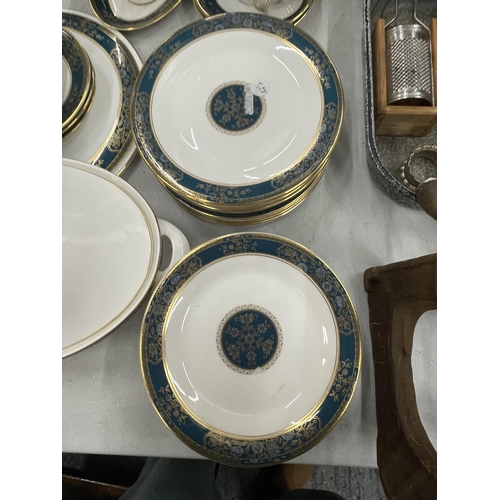 249 - A QUANTITY OF ROYAL DOULTON 'CARLYLE' DINNERWARE TO INCLUDE A SERVING TUREEN, SAUCE BOAT AND SAUCER,... 