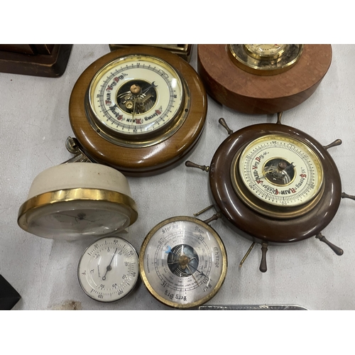 260 - A COLLECTION OF SMALL BAROMETERS PLUS A BRASS CARRIAGE CLOCK