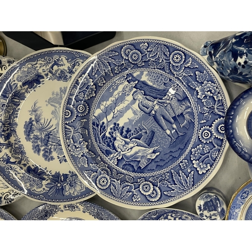 286 - A COLLECTION OF BLUE AND WHITE CERAMICS TO INCLUDE SPODE ITALIAN AND BLUE ROOM, WILLOW PATTERN PLATE... 