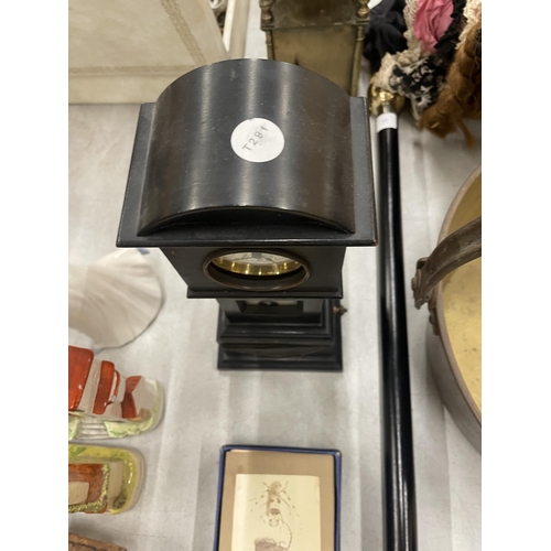 298 - A VINTAGE WOODEN CLOCK, IN THE STYLE OF A GRANDFATHER CLOCK, WITH CALENDAR NUMBERS, HEIGHT 29CM