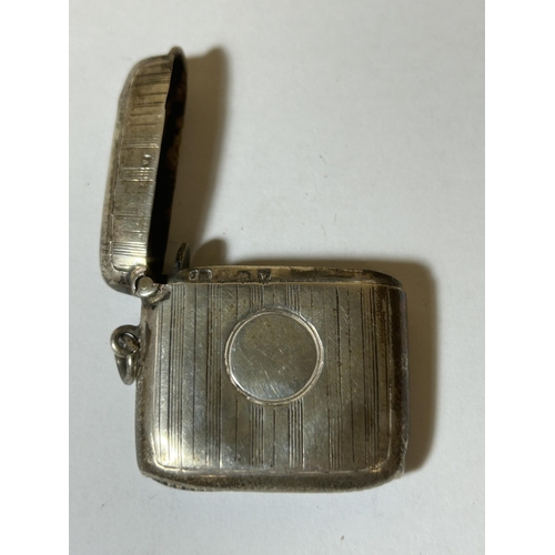 619 - A HALLMARKED SILVER VESTA CASE