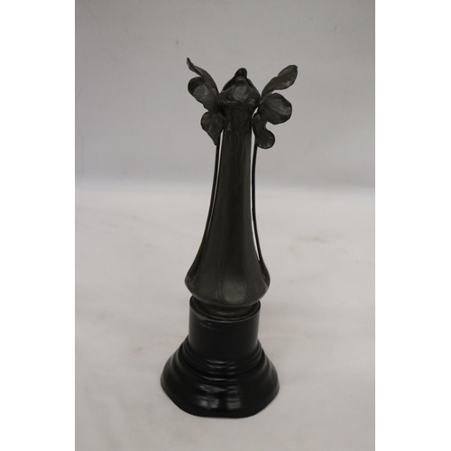 11 - AN IMPERIAL ZINN B & G PEWTER VASE IN AN ART NOUVEAU STYLE