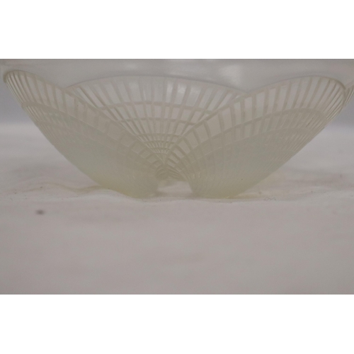 6 - A R LALIQUE FRANCE NO 3202 COCQUILLES PATTERN GLASS BOWL SIGNED TO BASE 18CM DIAMETER