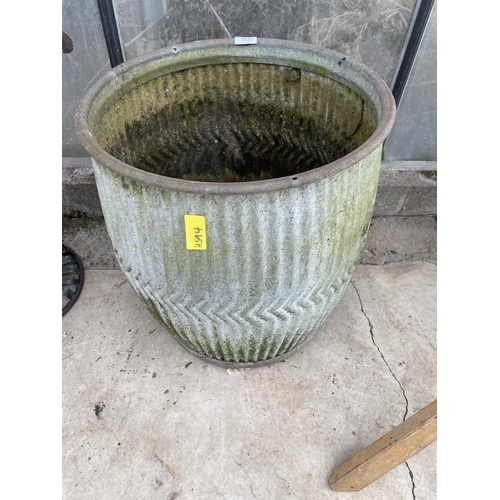 1520 - A VINTAGE GALVANISED DOLLY TUB