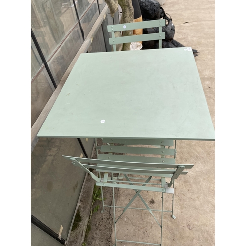 1526 - A TALL METAL FOLDING PATIO TABLE AND TWO FOLDING STOOLS