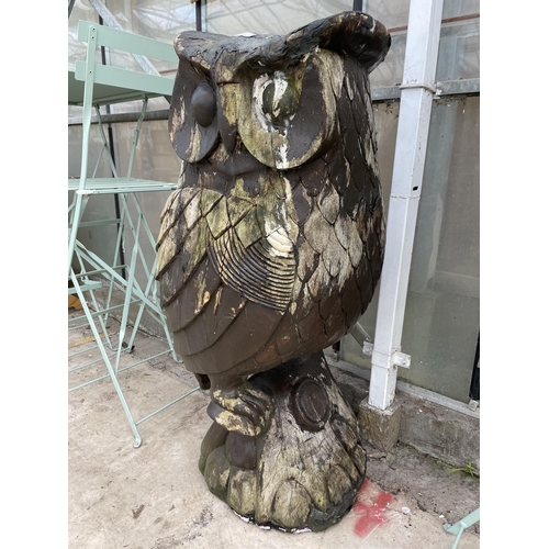 1527A - A LARGE CARVED WOOD FIGURE OF AN OWL (H:106CM)