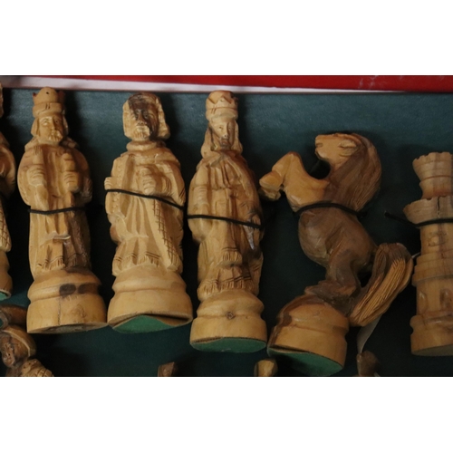 40 - A HAND CARVED WOODEN CHESS SET FROM TAMIL SOUTH INDIA