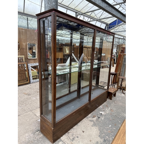 2973 - A 19TH CENTURY MAHOGANY SHOP DISPLAY CABINET WITH BEVELLED EDGE MIRRORS 86