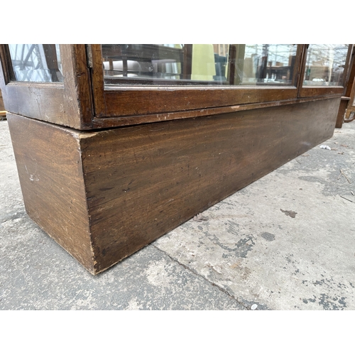 2973 - A 19TH CENTURY MAHOGANY SHOP DISPLAY CABINET WITH BEVELLED EDGE MIRRORS 86